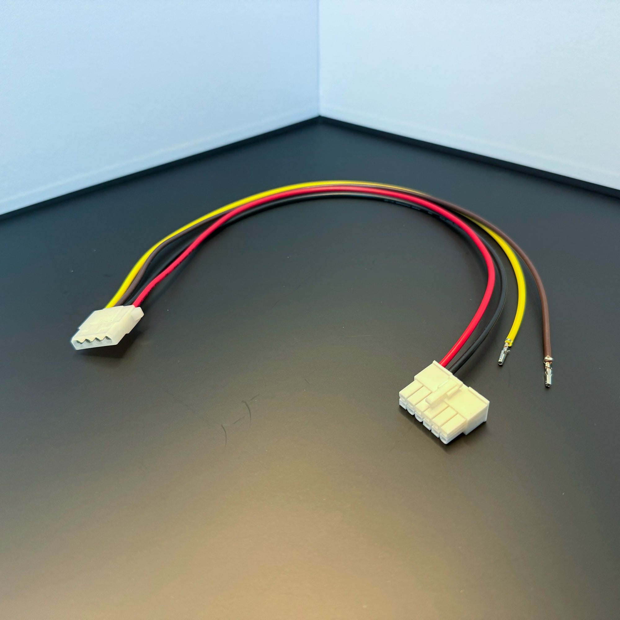 XOR to 4-Pin Power Cable